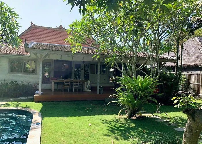 Villa 3-bedroom Private Pool Villa, 800m To *