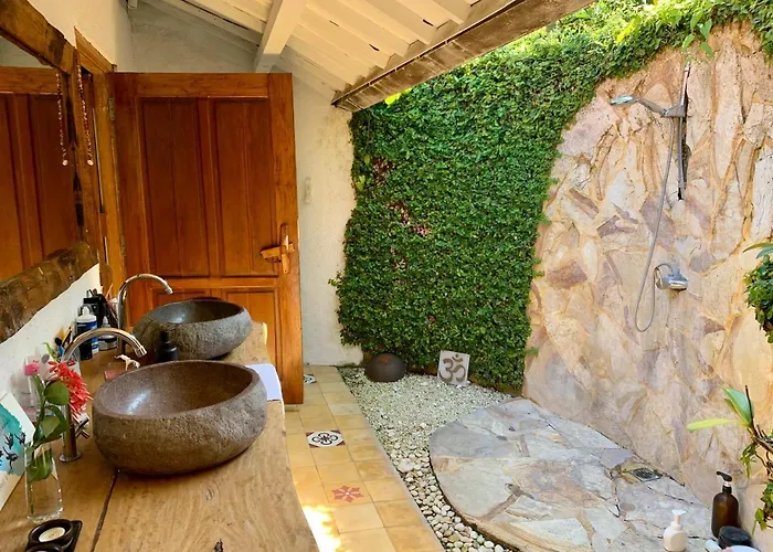 3-bedroom Private Pool Villa, 800m To * Canggu (Bali)