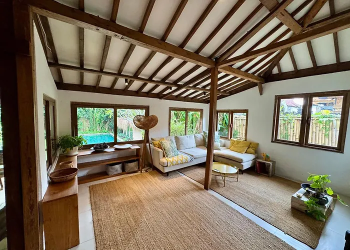 3-bedroom Private Pool Villa, 800m To Villa Canggu (Bali)